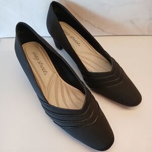 Easy Street Black Low Heel Pumps Shoes Size 7.5M 40-1909
